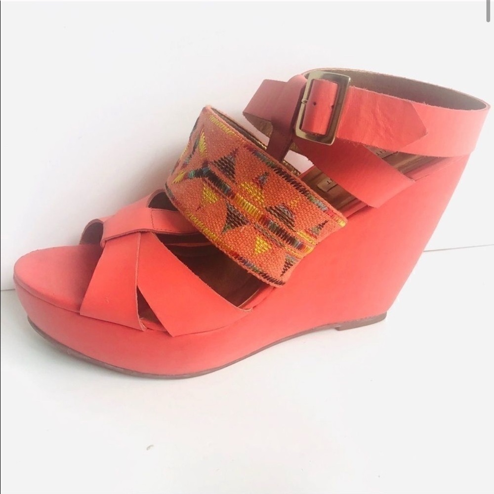 CYNTHIA VINCENT LAKOTA WEDGE CORAL LEATHER SANDAL